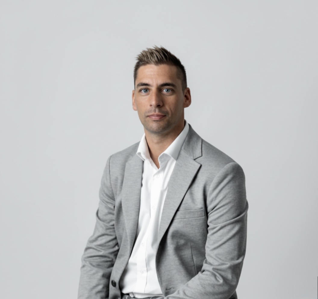 Portrait de Jérémy Bailly, fondateur de DécodeWeb